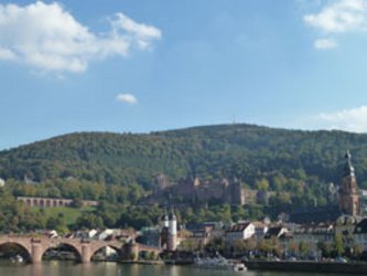 Entdecken Sie die faszinierende Altstadt und das berühmte Schloss von Heidelberg.